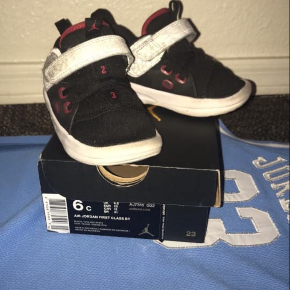 Jordan Toddler shoes size 6